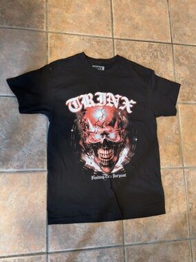 Trinx Black Graphic Skull Tee - Black with Red Print